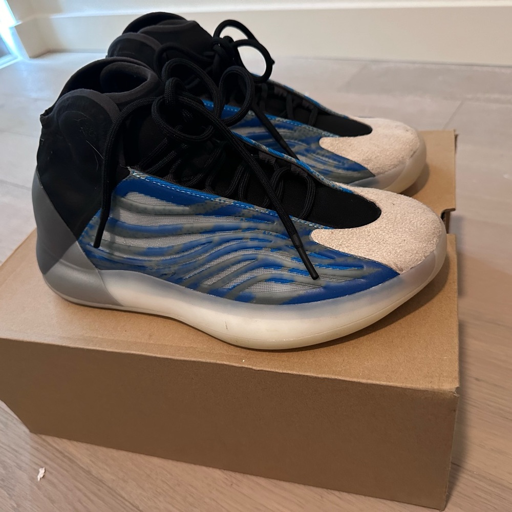 Yeezy QNTM